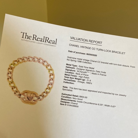 ⭐️Chanel CC Logo Turnlock Bracelet Gold Bracelet - Picture 6 of 6